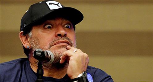 مارادونا يعلن الحرب على الفيفا واتحاد الكرة الأرجنتيني